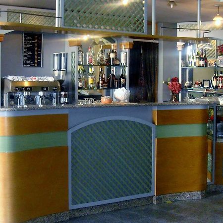 Quartu SantʼElena Hotel Centrale מראה חיצוני תמונה