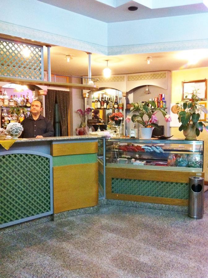 Quartu SantʼElena Hotel Centrale מראה חיצוני תמונה