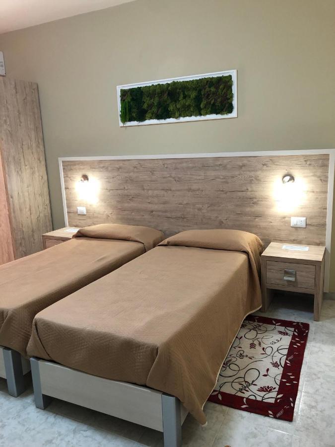 Quartu SantʼElena Hotel Centrale מראה חיצוני תמונה
