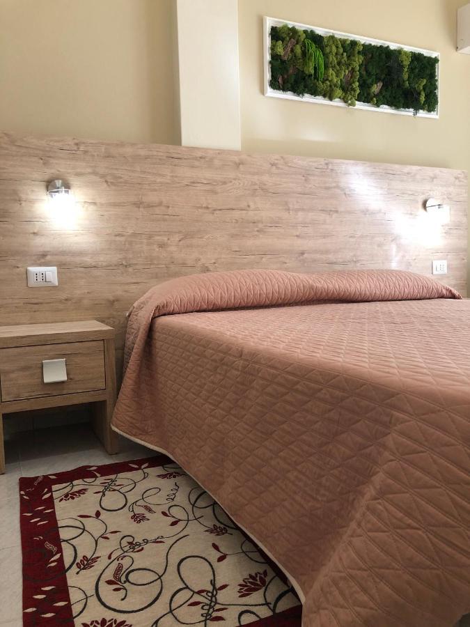 Quartu SantʼElena Hotel Centrale מראה חיצוני תמונה