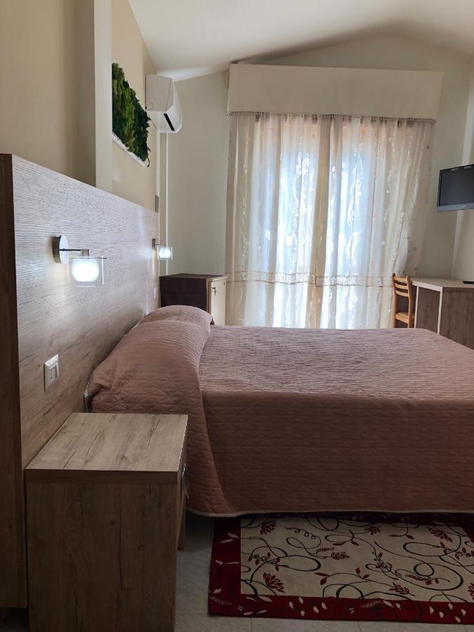 Quartu SantʼElena Hotel Centrale מראה חיצוני תמונה