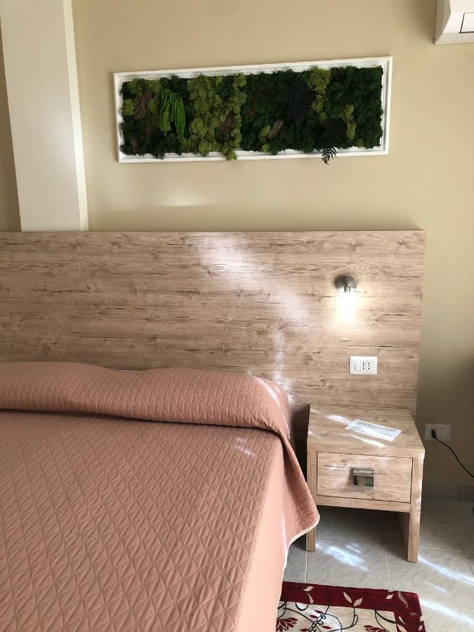 Quartu SantʼElena Hotel Centrale מראה חיצוני תמונה