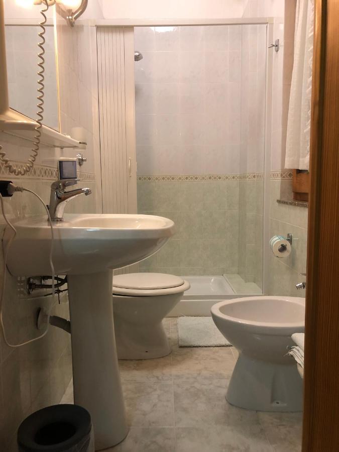 Quartu SantʼElena Hotel Centrale מראה חיצוני תמונה